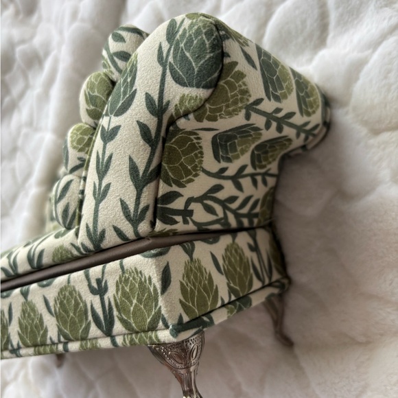 Jewelry Box Green Floral Patterned Chaise Lounge - Picture 7 of 12